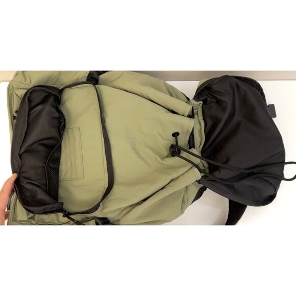 NWOT C&C California backpack. - Picture 9 of 9